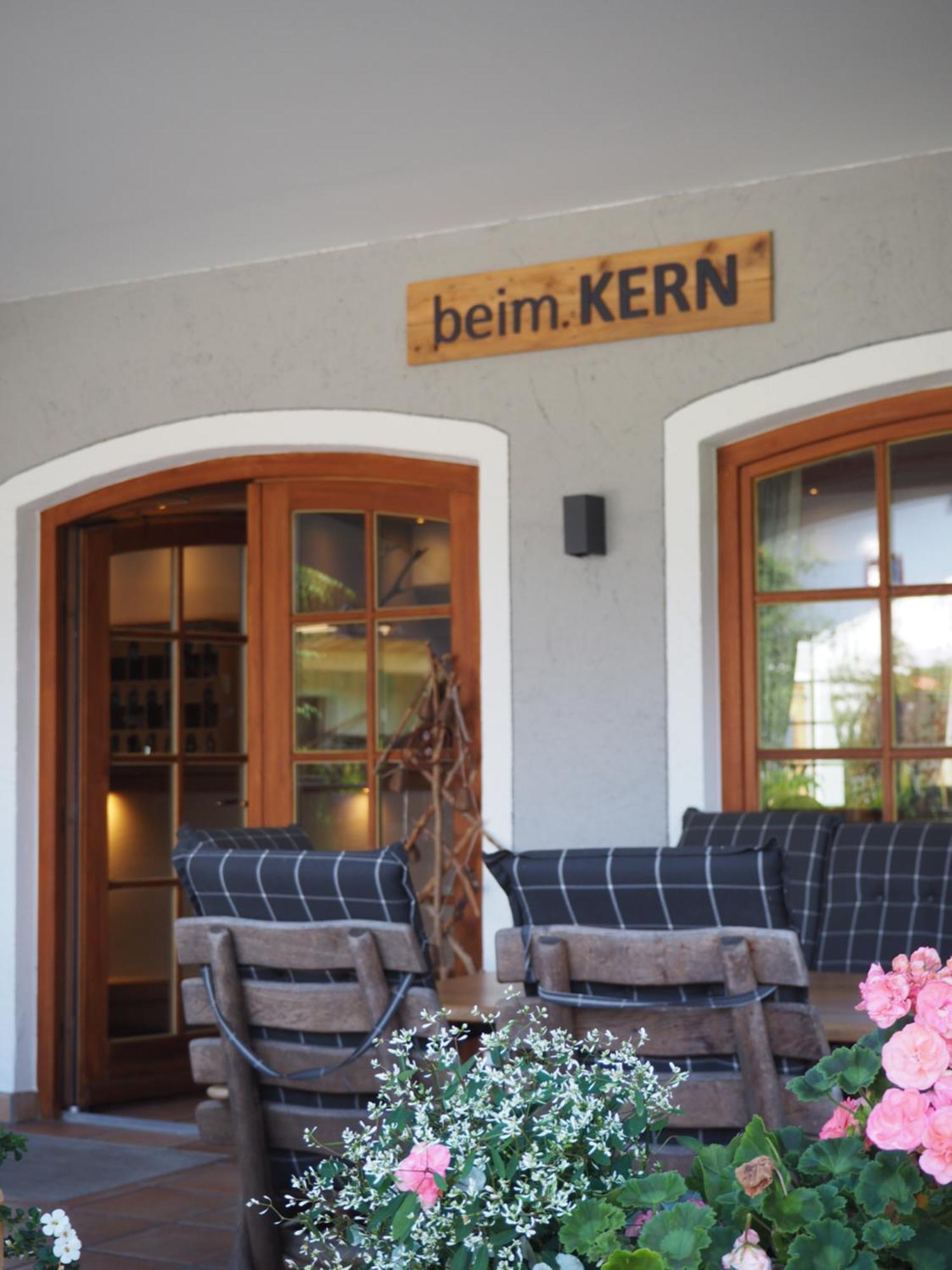 Hotel Garni Kern Halfing Экстерьер фото